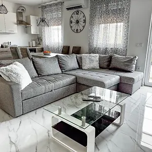 https://brand-new-2-bed-1-bath-condo.hotelinzadar.com